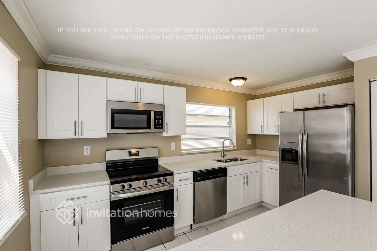 13995 Langley Pl - Photo 6 of 18