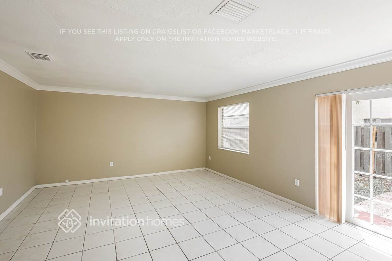13995 Langley Pl - Photo 7 of 18