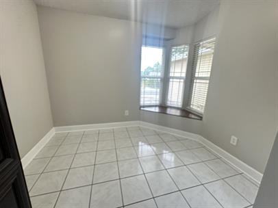 1031 Abell Cir #NA - Photo 3 of 16