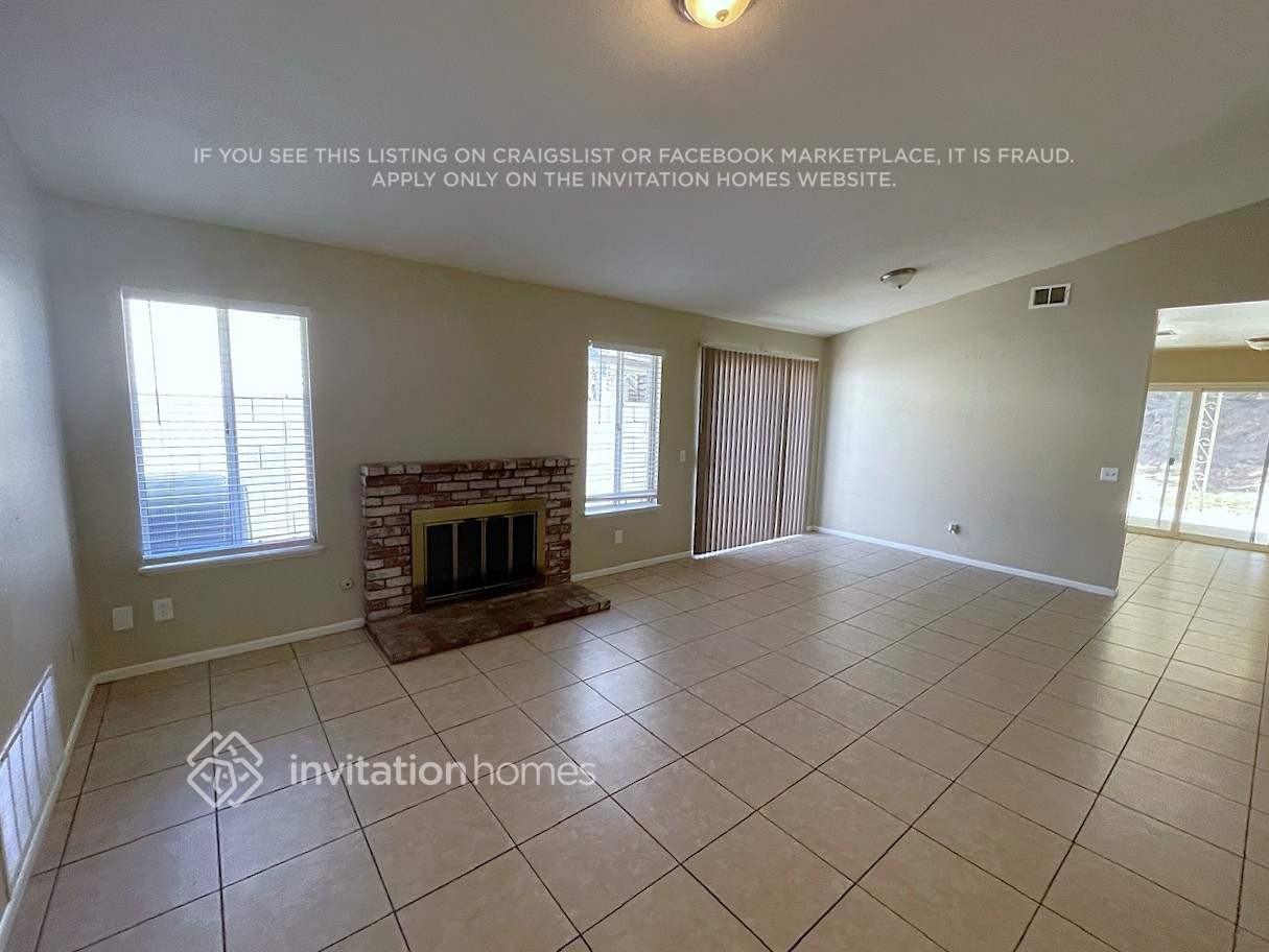 3437 Yuba Cir - Photo 4 of 16
