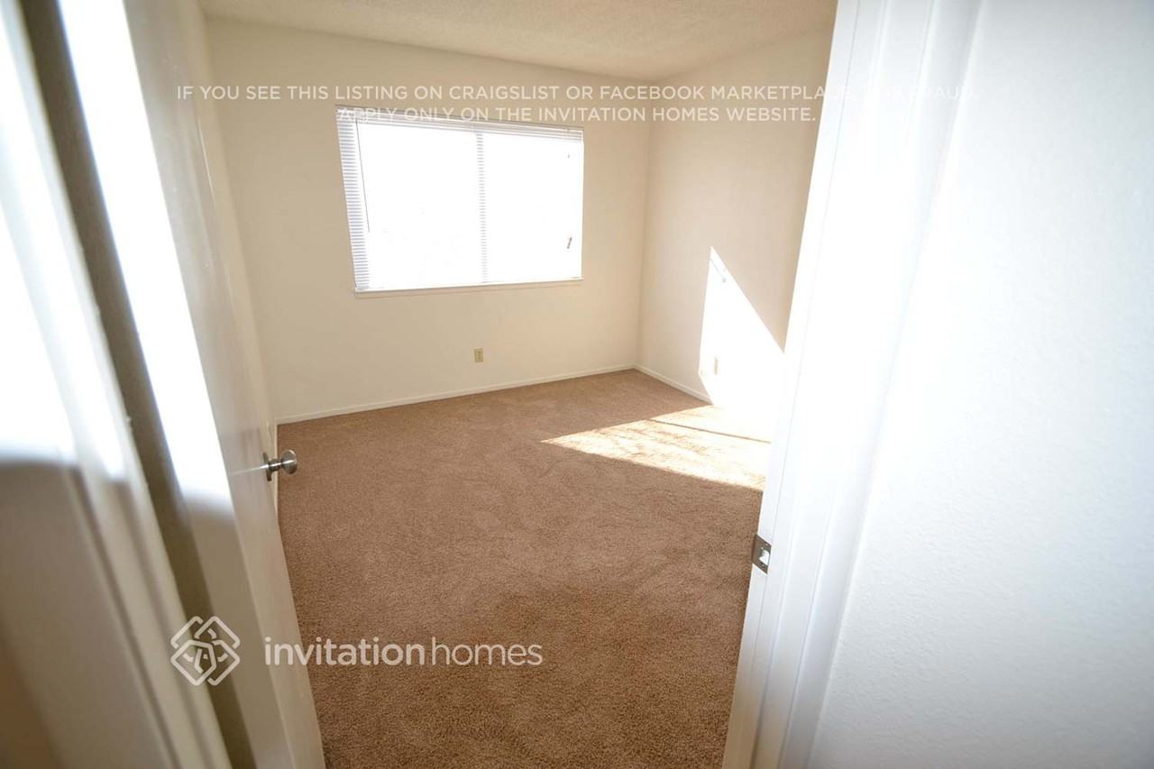 439 Bell Ave - Photo 6 of 11