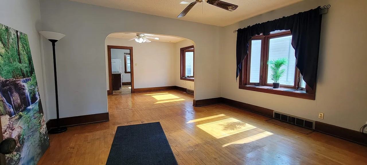 836 James St #1 - Photo 5 of 33