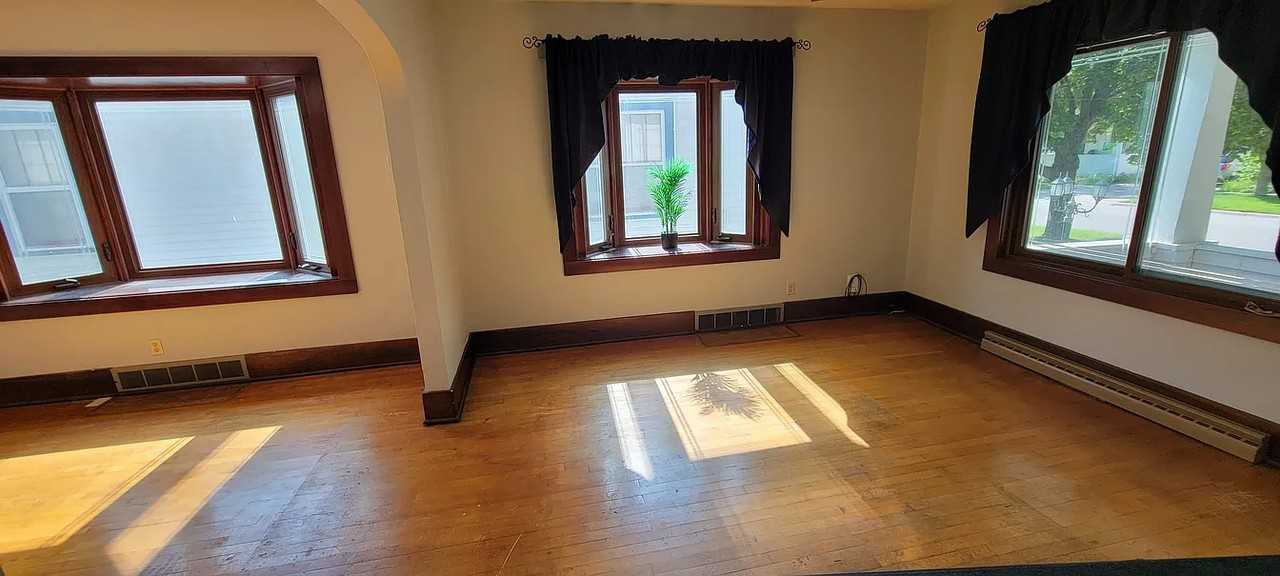 836 James St #1 - Photo 7 of 33