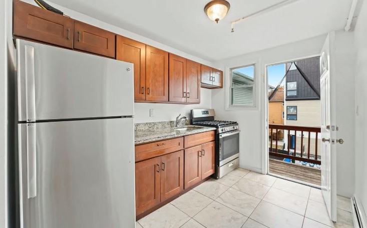 43 Jewett Ave #1 - Photo 7 of 10