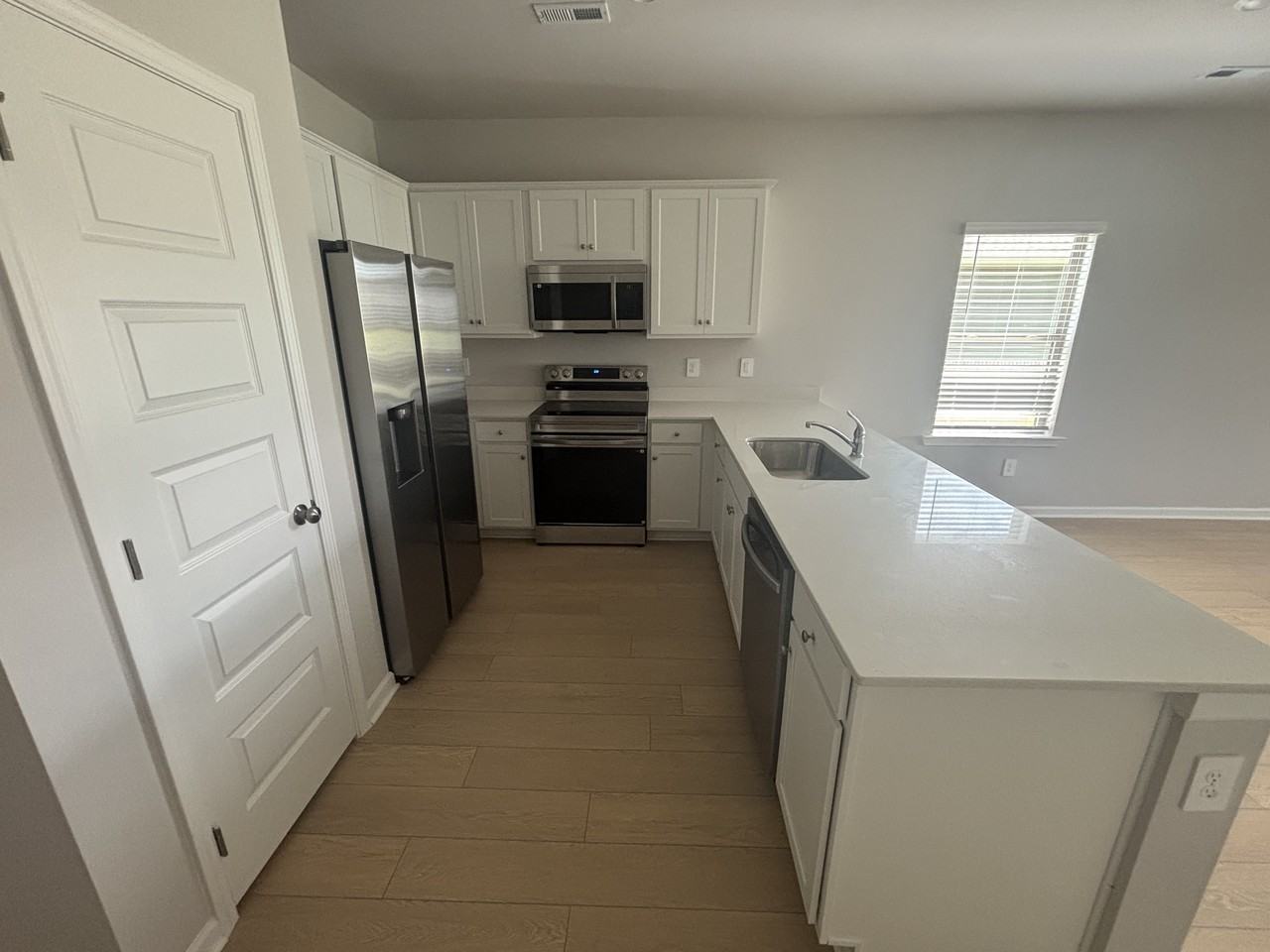 15416 Grayson Cir #1 - Photo 3 of 30