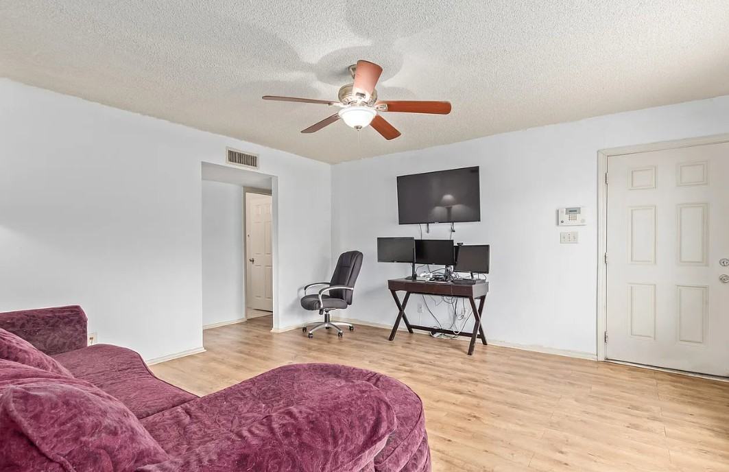 1312 E Hopi Cir #1 - Photo 2 of 26