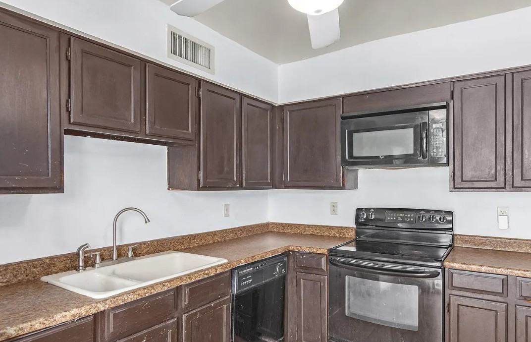 1312 E Hopi Cir #1 - Photo 3 of 26