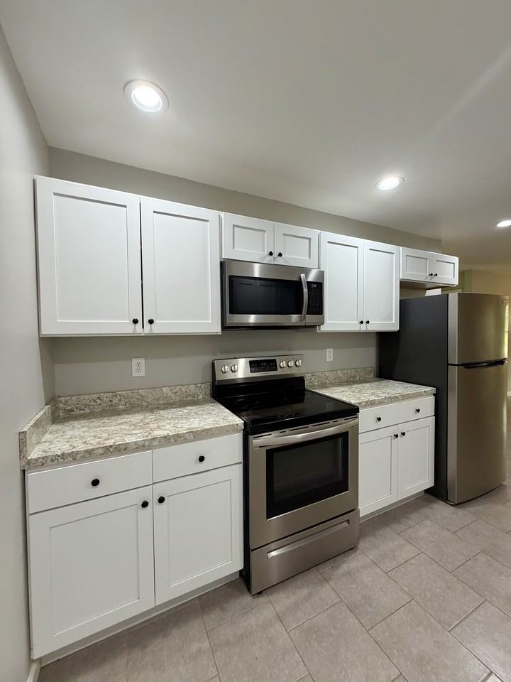 25105 Lavinia Ave #1 - Photo 3 of 21