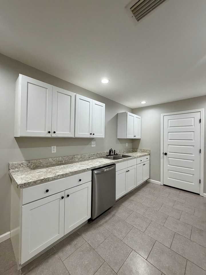 25105 Lavinia Ave #1 - Photo 4 of 21
