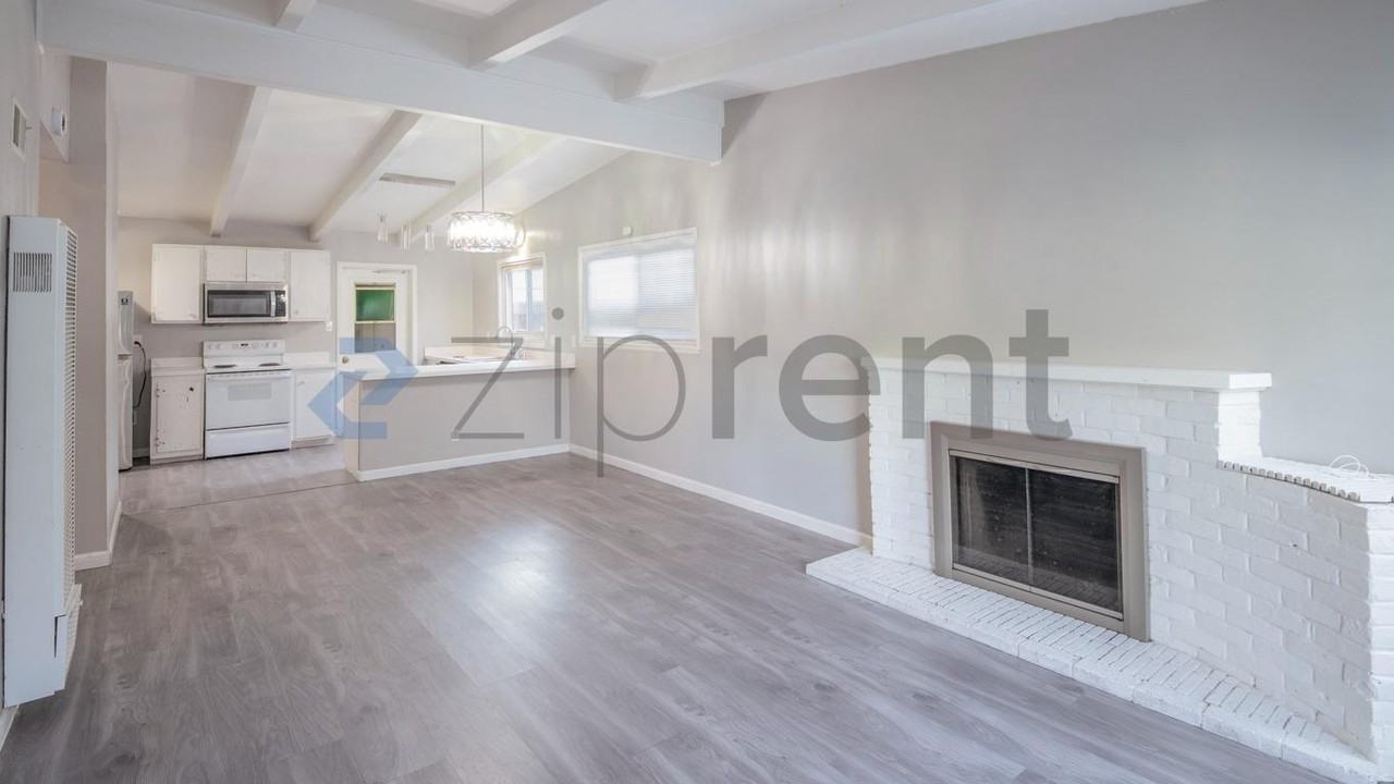 28368 Rochelle Ave - Photo 5 of 27