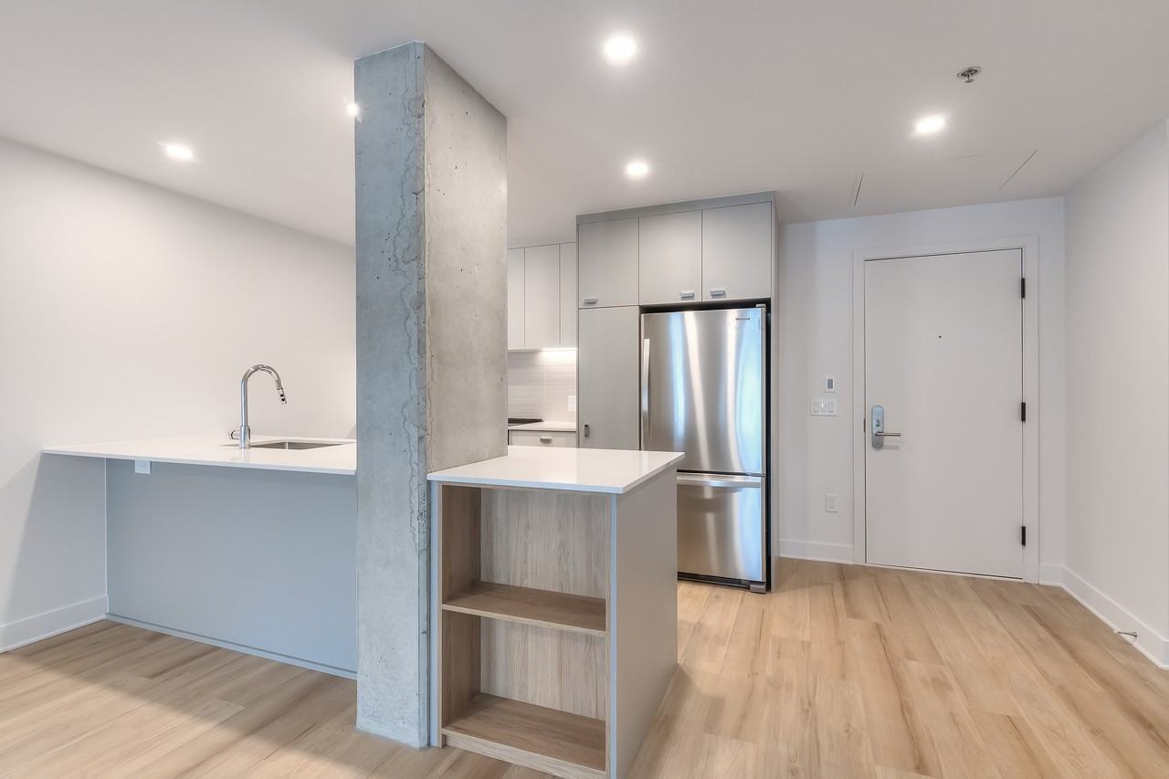240 Rue Notre-Dame O — photo 2