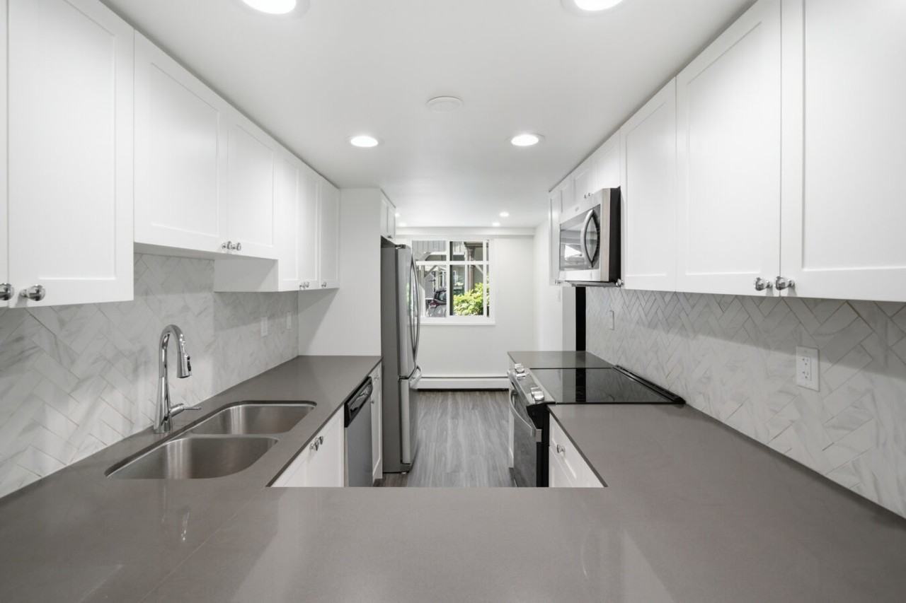 Twin Lakes Townhomes - Photo 5 of 43