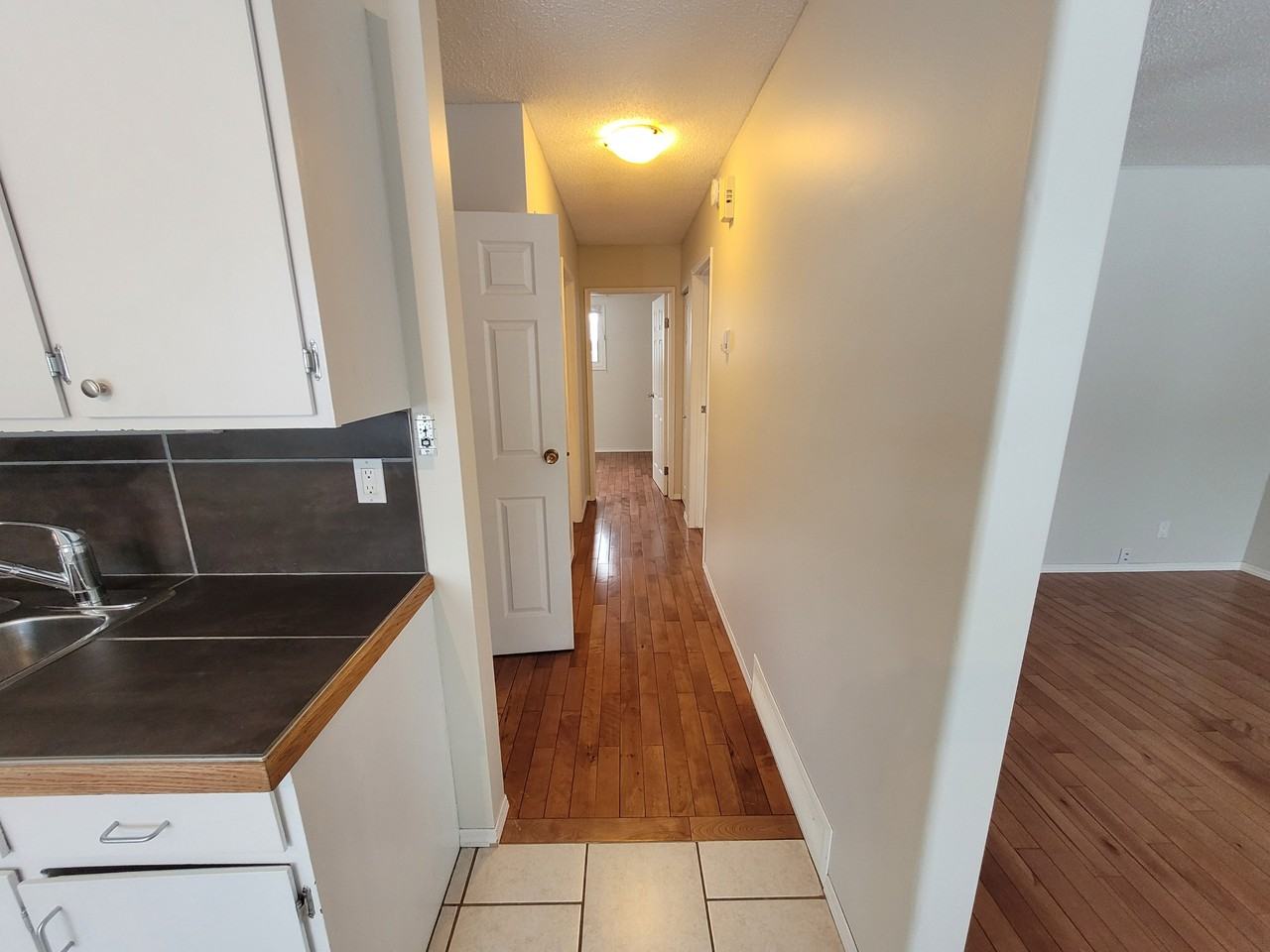 203 Campion Crescent - Photo 6 of 15