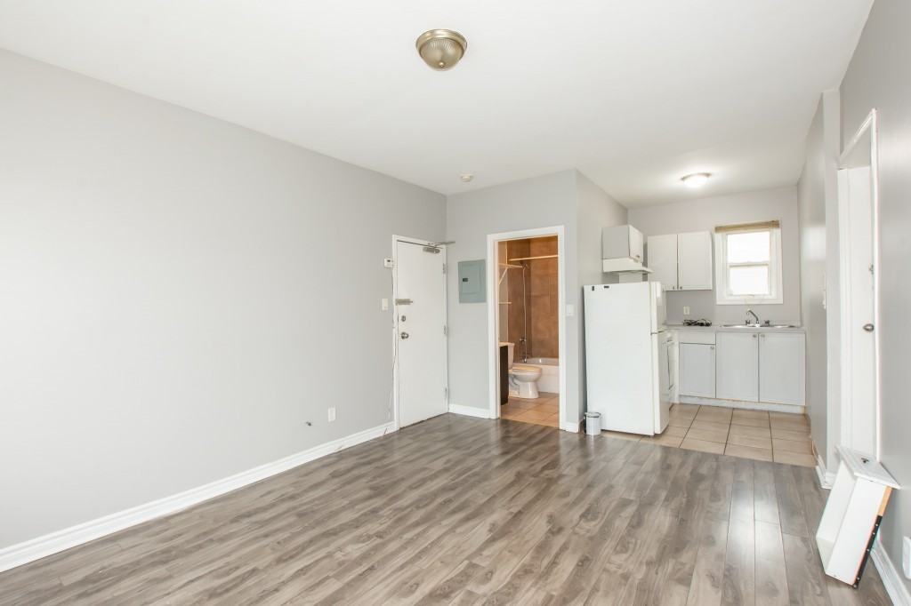 241 Gibson Ave - Photo 3 of 11