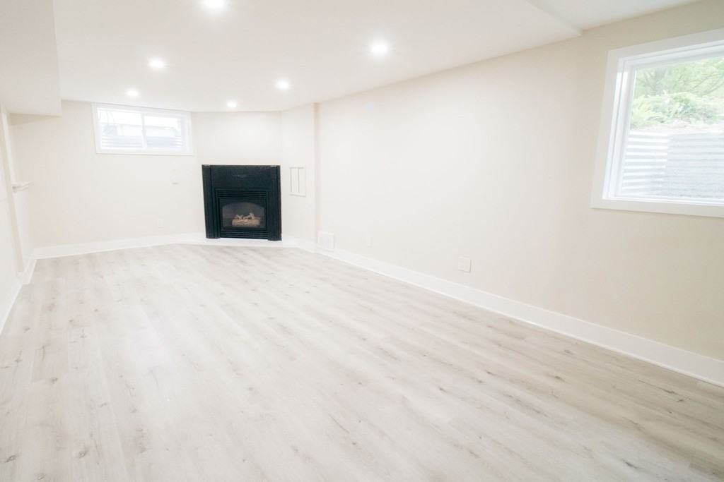 75 Jacobson Ave - Photo 5 of 17