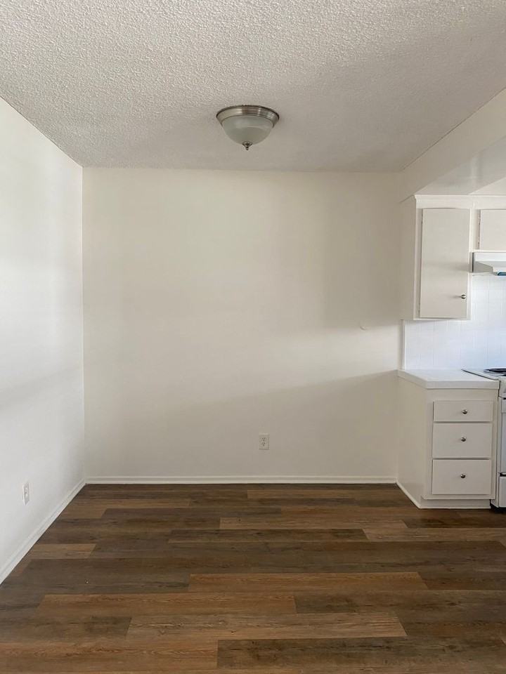 25924 - Photo 4 of 13