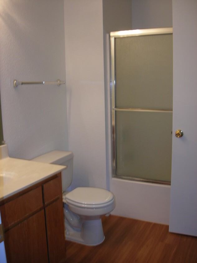 Lazzini Ave #1916D - Photo 4 of 6