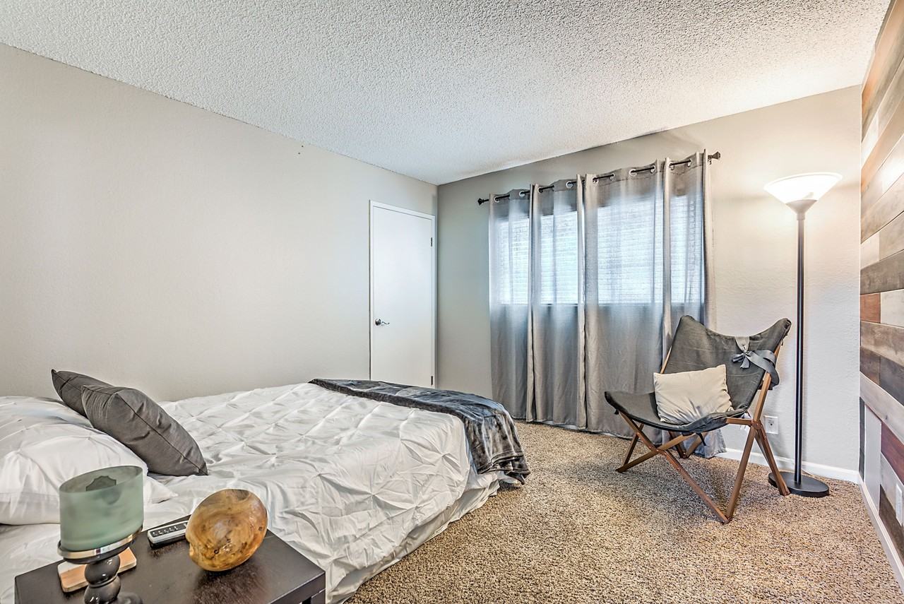 Del Amo Place Apartments - Photo 7 of 43