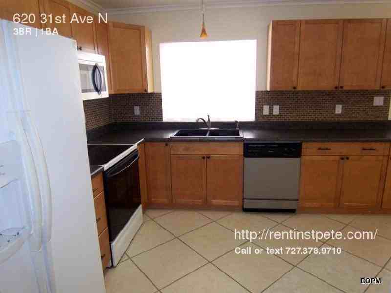 620 31st Ave N - Photo 3 of 17