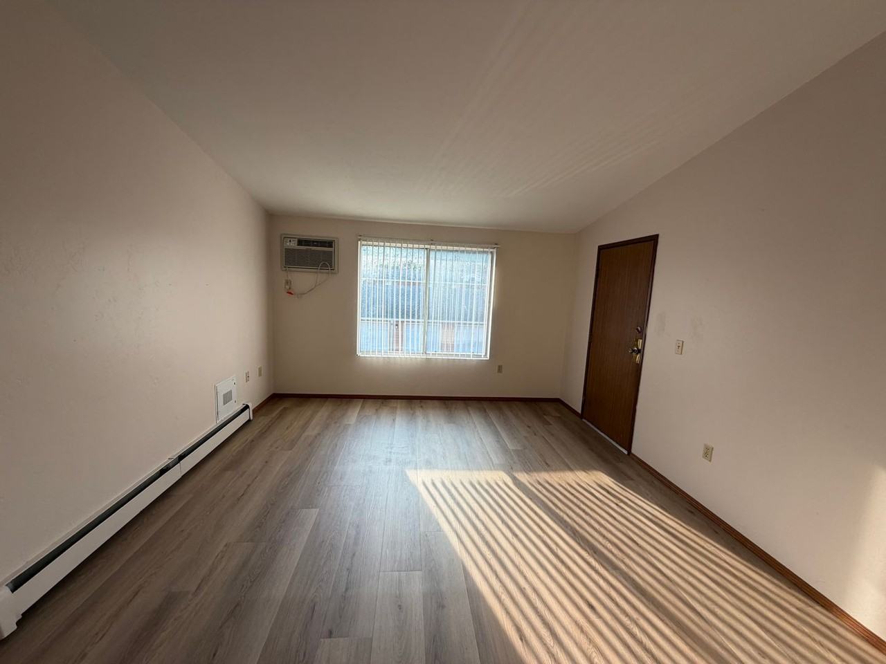 2677 Humboldt Rd - Photo 3 of 13