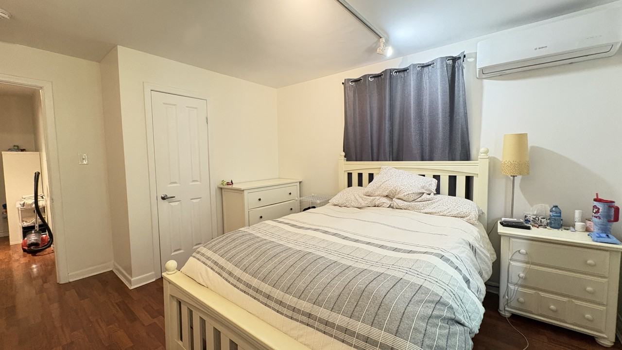 110 Wilson St W - Photo 7 of 33