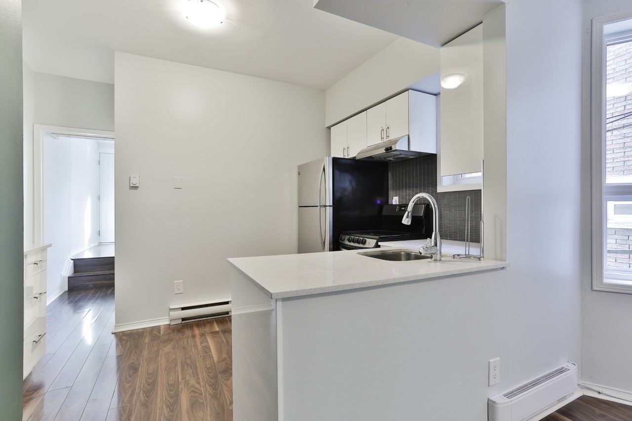 49 Hazelwood Ave - Photo 2 of 15