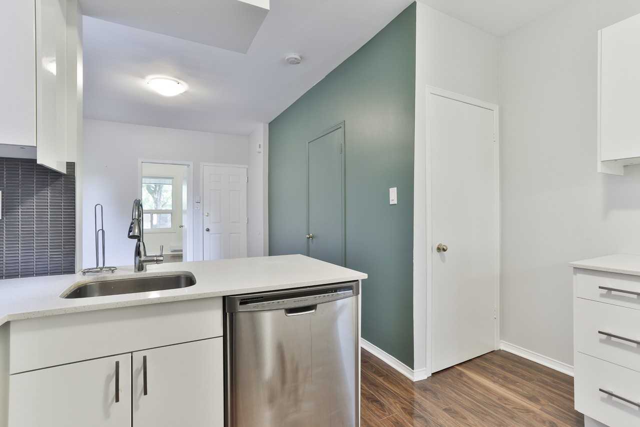 49 Hazelwood Ave - Photo 3 of 15