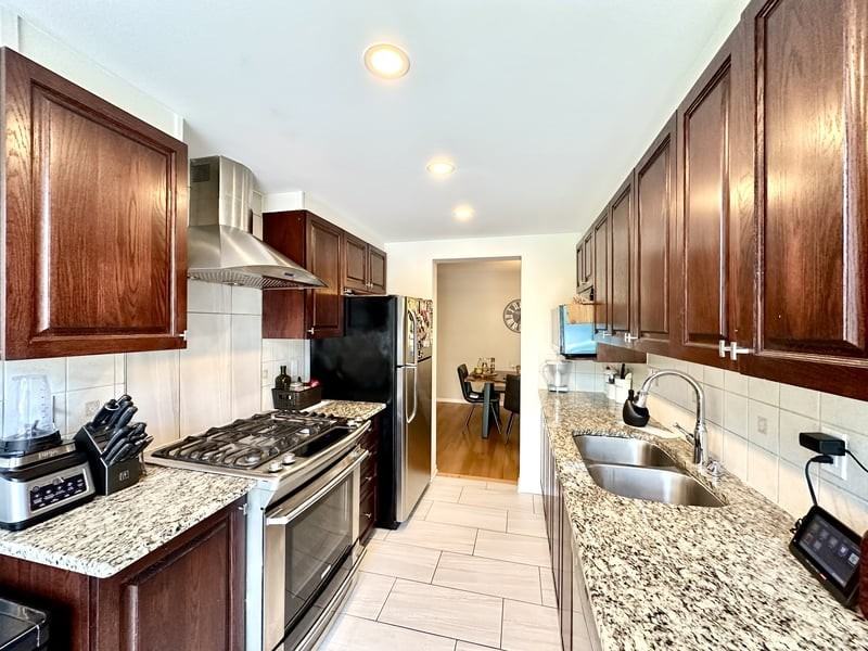 335 Bryarton St - Photo 5 of 14
