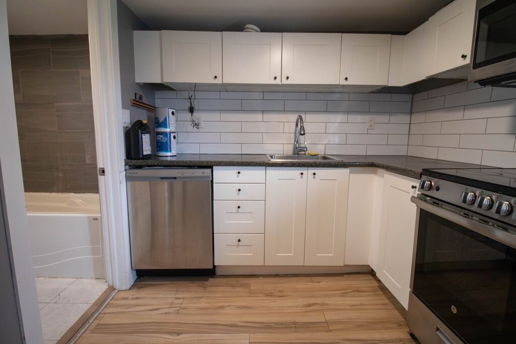 139 Oakdale Ave - Photo 3 of 11