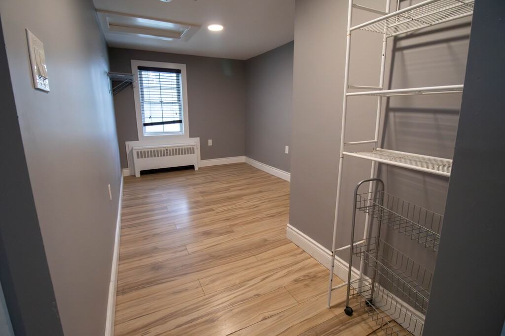 139 Oakdale Ave - Photo 6 of 11