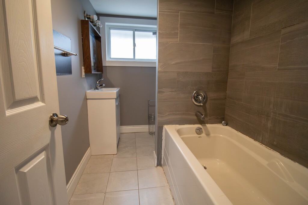 139 Oakdale Ave - Photo 7 of 11