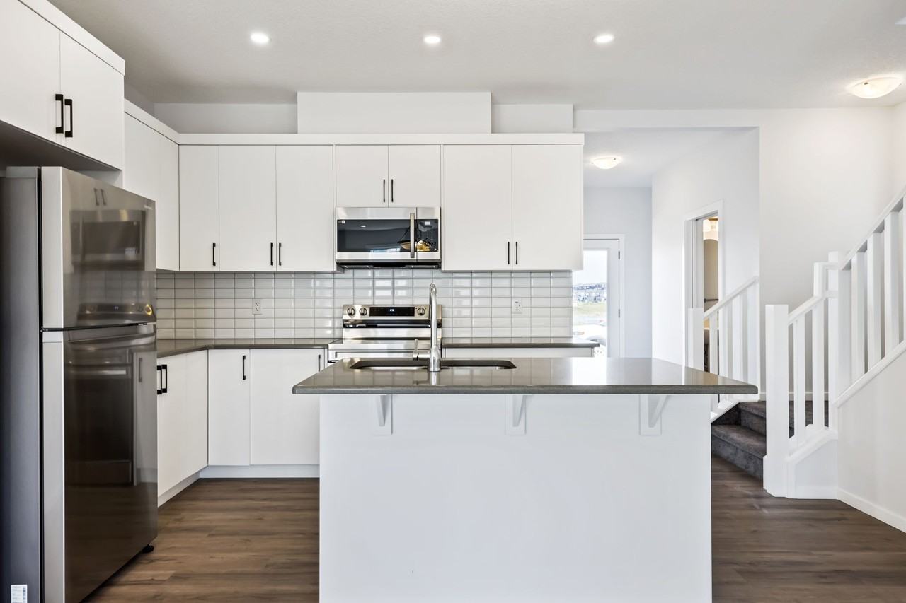 95 Carringford Rd Nw - Photo 2 of 16