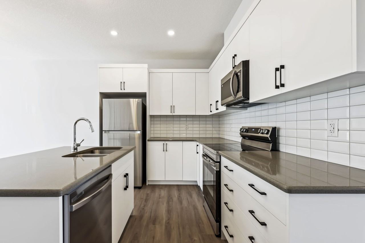 95 Carringford Rd Nw - Photo 3 of 16