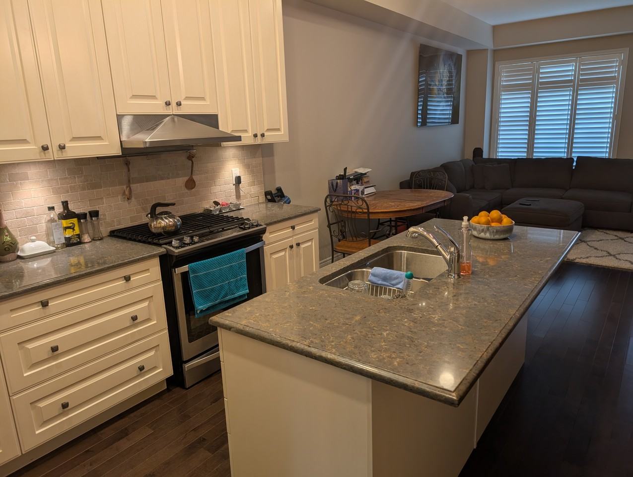109 Laskin Dr - Photo 4 of 12