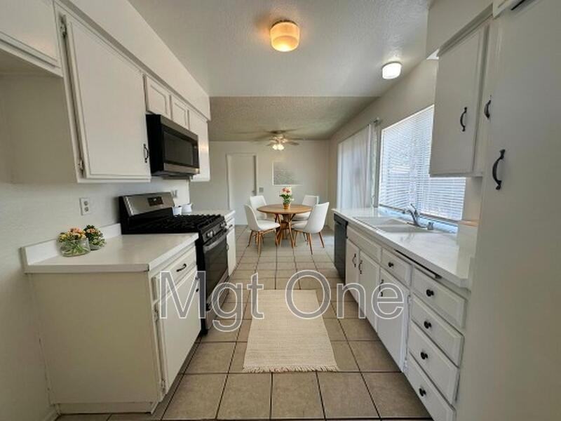 1133 Topaz St - Photo 3 of 22