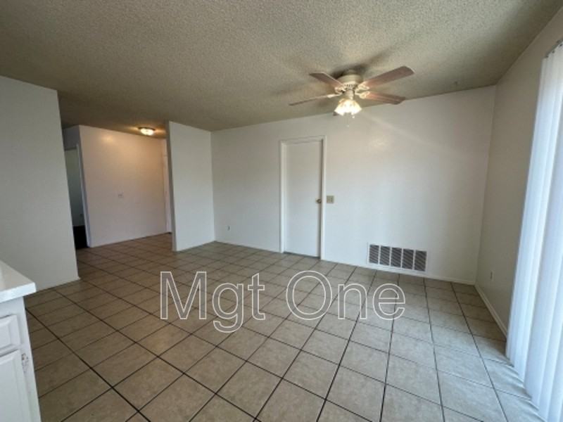 1133 Topaz St - Photo 4 of 22
