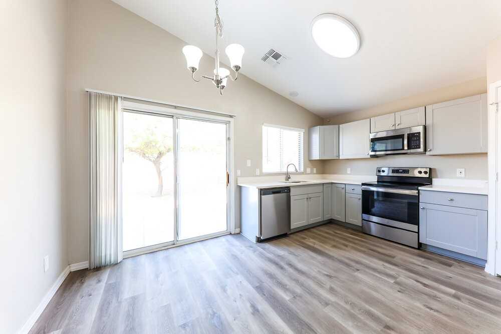 12234 N 121st Ln - Photo 7 of 16