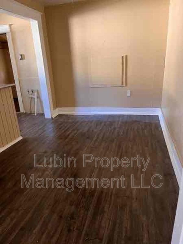 1500 Rayner St - Photo 2 of 5