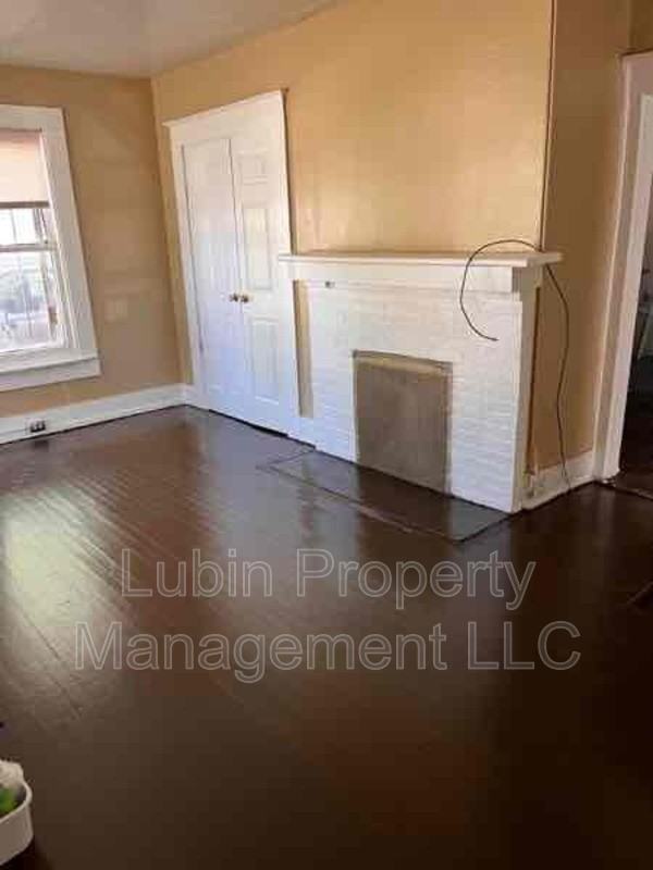 1500 Rayner St - Photo 3 of 5