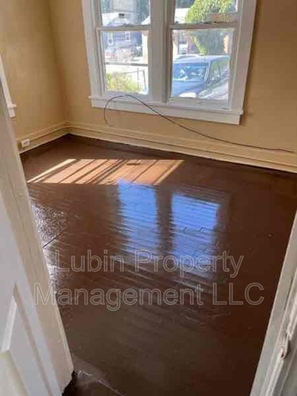 1500 Rayner St - Photo 4 of 5