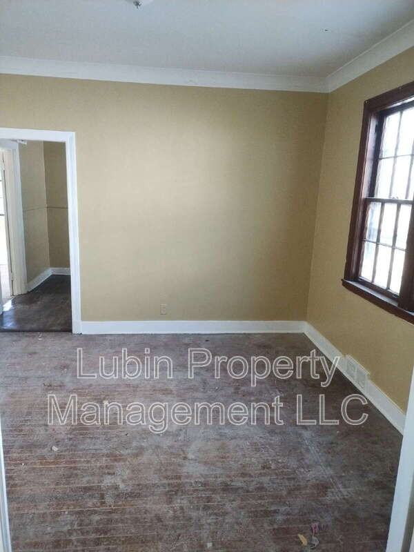 725 N Hollywood St - Photo 3 of 4