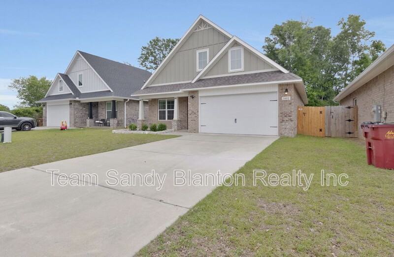 5402 Parkside Dr - Photo 3 of 50