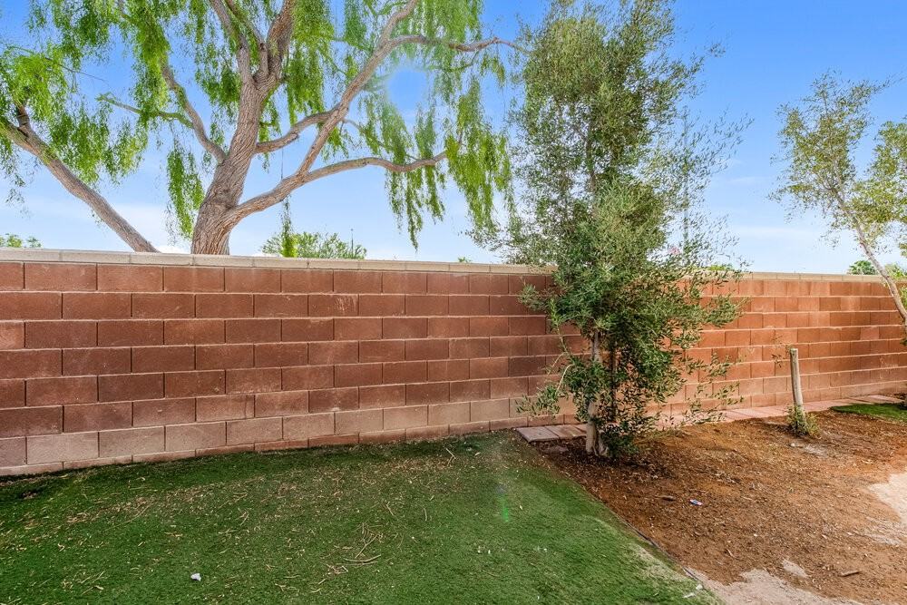 5820 Gemstone Peak St - Photo 2 of 17