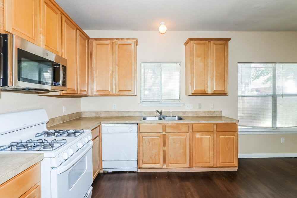 19906 Mason Creek Dr - Photo 6 of 17