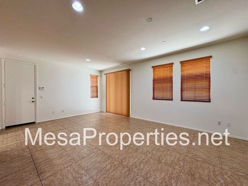 26182 Long St - Photo 7 of 31