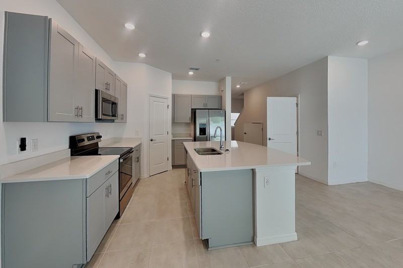 4830 Revolutionary Way - Photo 3 of 28