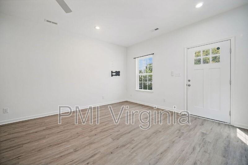 105 Gilmerton Ave - Photo 6 of 22