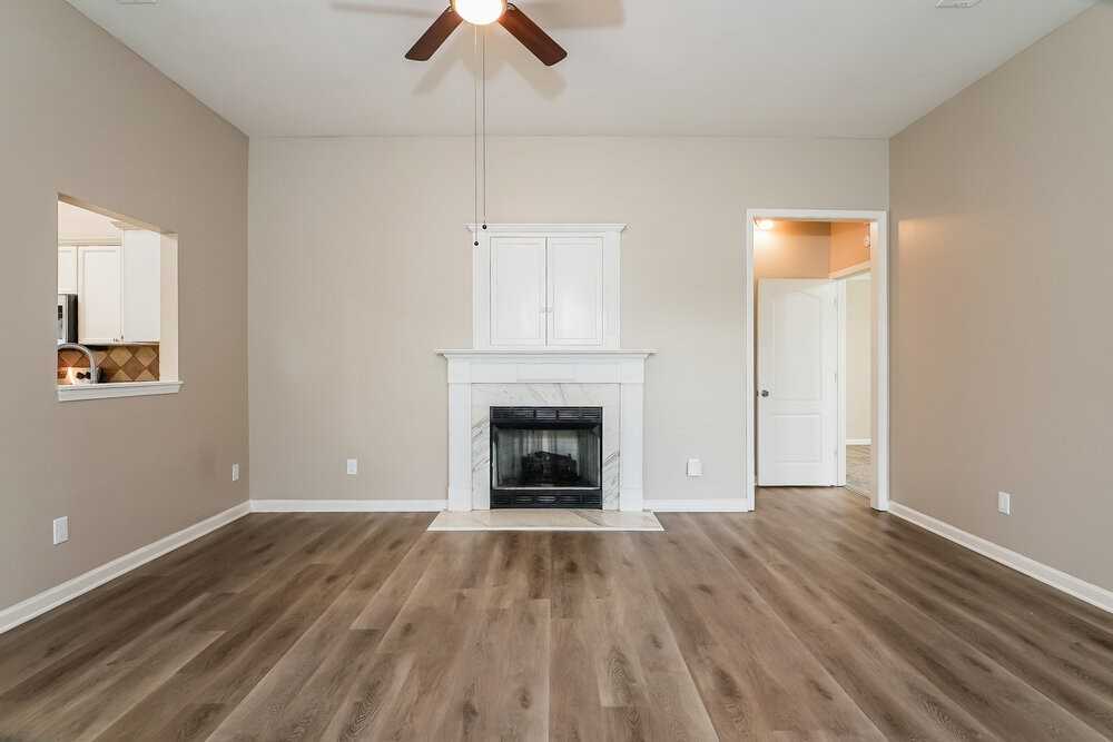 1061 Village Trl - Photo 4 of 21
