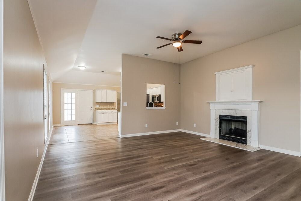 1061 Village Trl - Photo 5 of 21