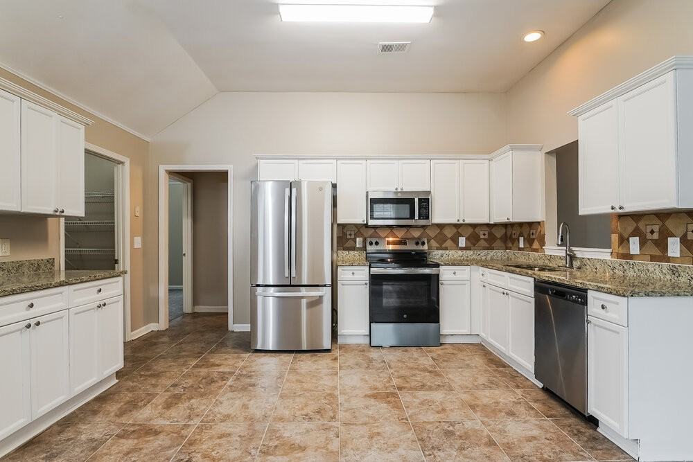 1061 Village Trl - Photo 7 of 21